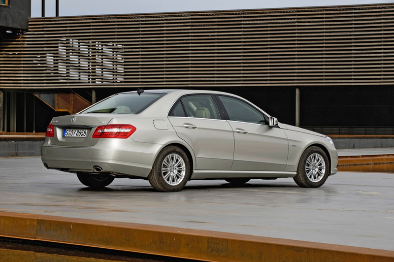 Illustration for article titled 2010 Mercedes E-Class: Mega Gallery